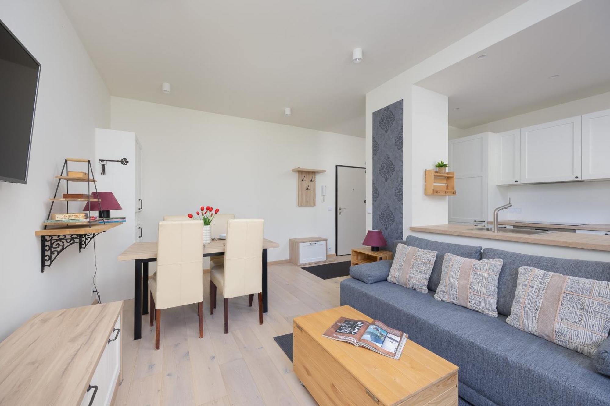 Beautiful With Terrace, Garden And Parking Close To The Airport In By Renters Appartement Warschau