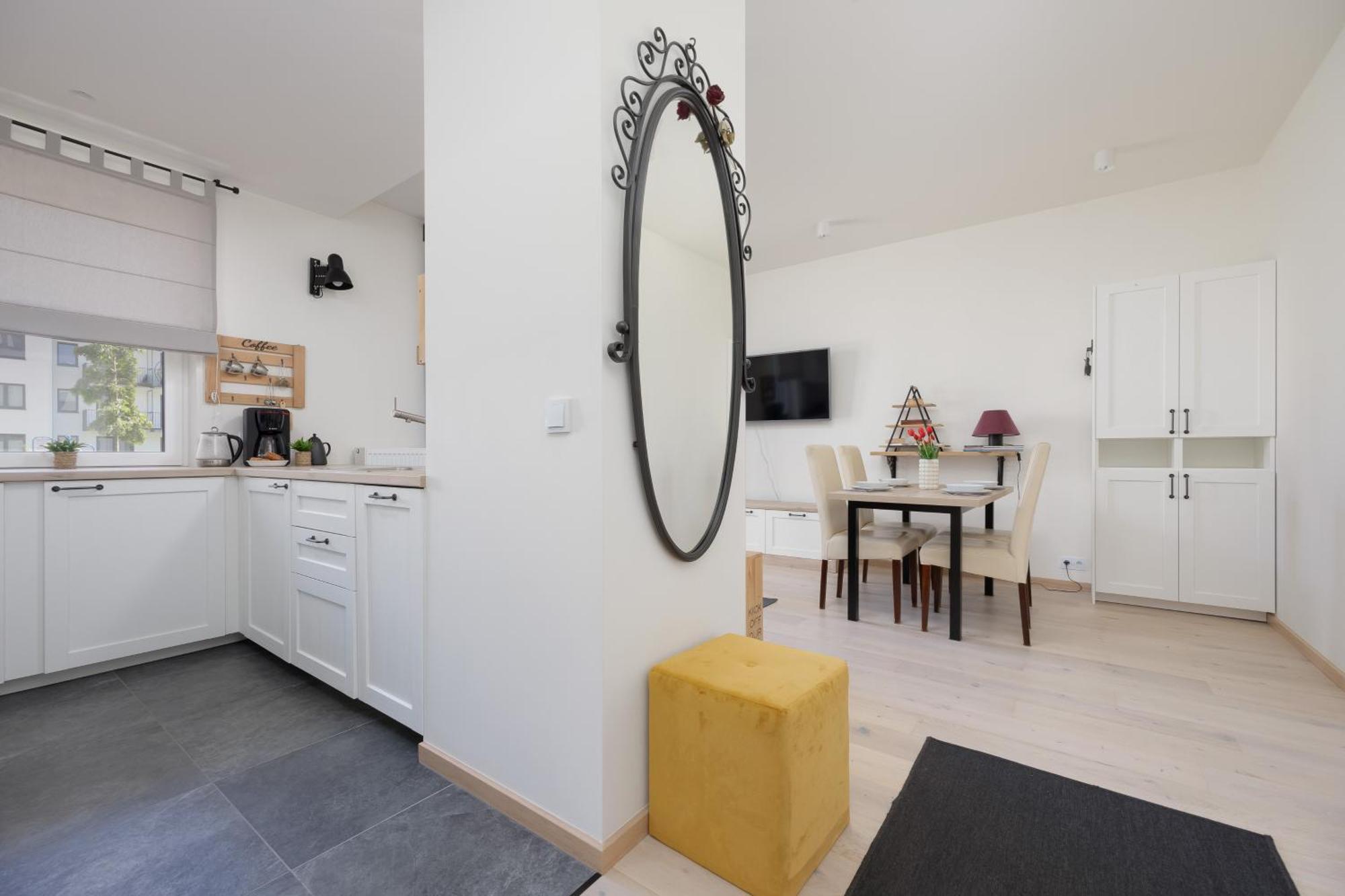 Beautiful With Terrace, Garden And Parking Close To The Airport In By Renters Appartement